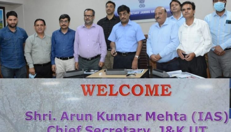Mehta launches e‐services, website of Floriculture Deptt