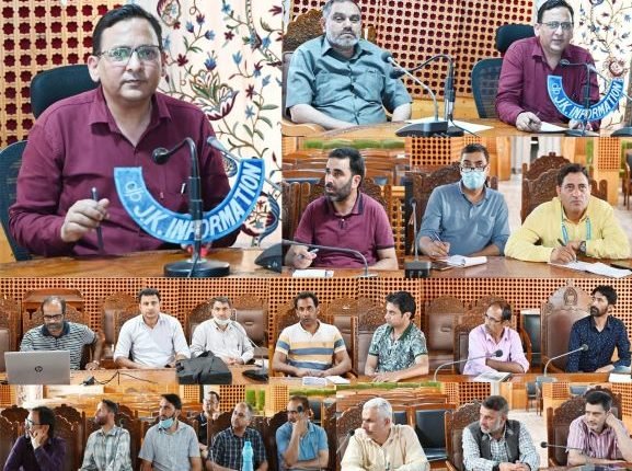 PF Commissioner, Rizwan Uddin holds Outreach Programme with officers of Pulwama district