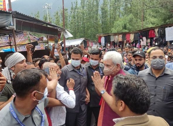 LG visits Nunwan Pahalgam; to camp overnight to monitor rescue & relief operations & efforts being made to resume Yatra