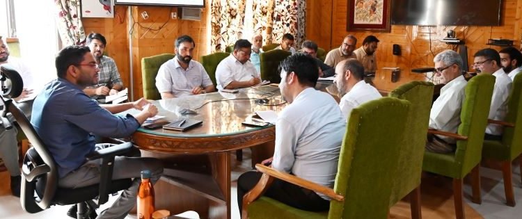 DC Shopian Sachin Kumar Vaishya convenes meeting regarding Dastaq portal