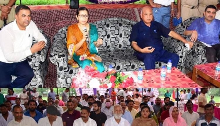 Block Diwas: DC Jammu visits Bhalwal