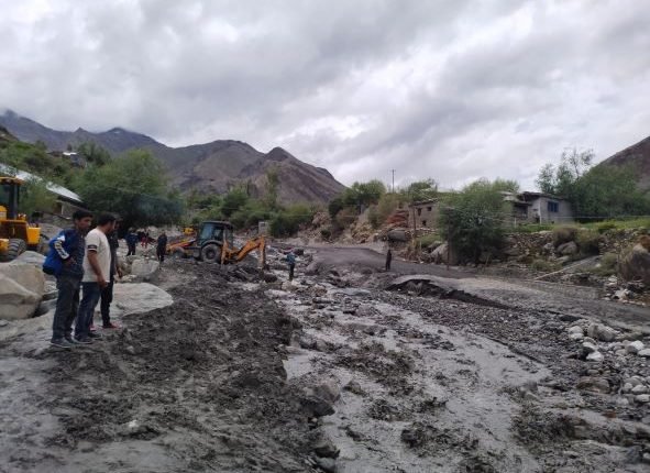 Officials visit flood-affected areas in Kargil, Zanskar