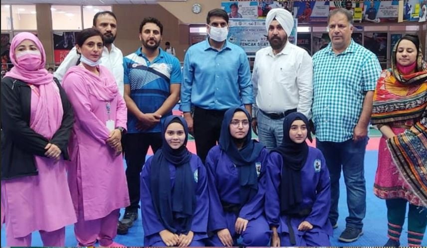 DC Srinagar launches Har Ghar Tiranga Campaign