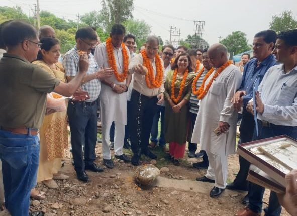 Kavinder lays foundation stone of community hall worth Rs 3.5 cr under Smart City project