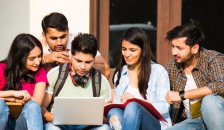 Under the special enrollment drive ‘AAO SCHOOL CHALEIN’, Kashmir schools witness 19.02% hike in student enrollment