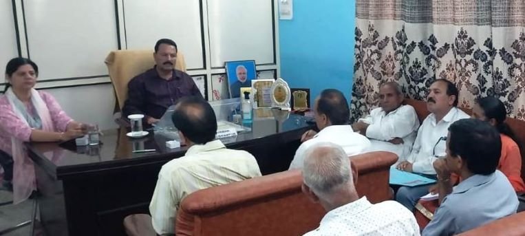 Chairperson DCC Udhampur reviews achievements of Education Department