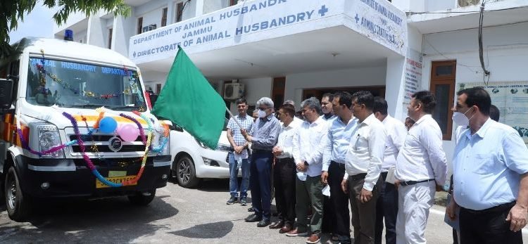 Atal Dulloo flags off mobile veterinary ambulance clinics