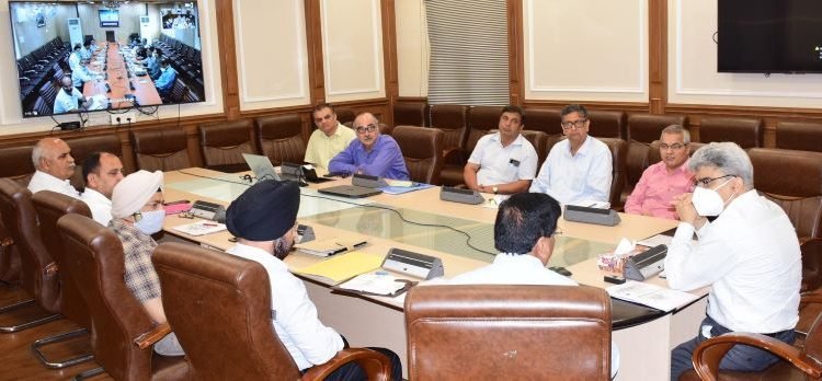 Atal Dulloo asks officers for building rapport with farmers, regular grievance redressal