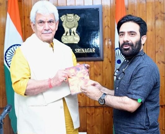 Lt Governor releases Hindi Ghazal anthology of Satish Vimal