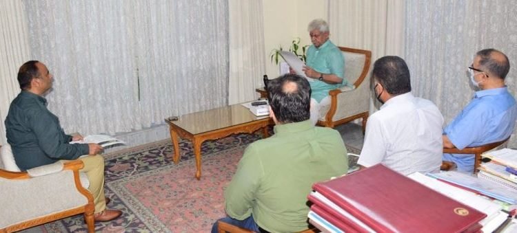 Delegations of Jammu Civil Society, HDFC Bank call on Lt Governor