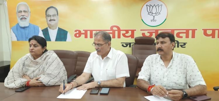 Mitigate daily wagers’ problems, implement Minimum Wages Act: Kavinder