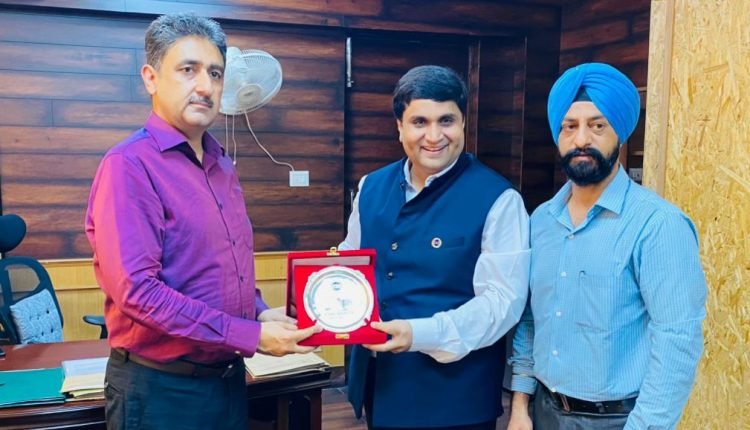 Rahul Sahai Chair PHDCCI calls on Khalid Jahangir MD JKTPO