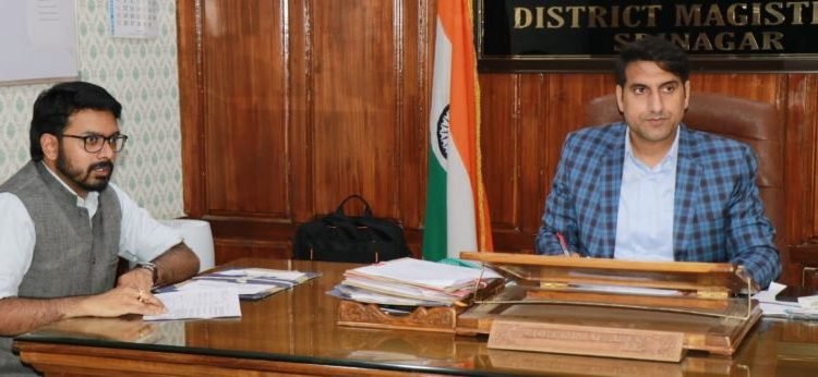 DC Srinagar reviews status of Mutations of Defense Land in the district