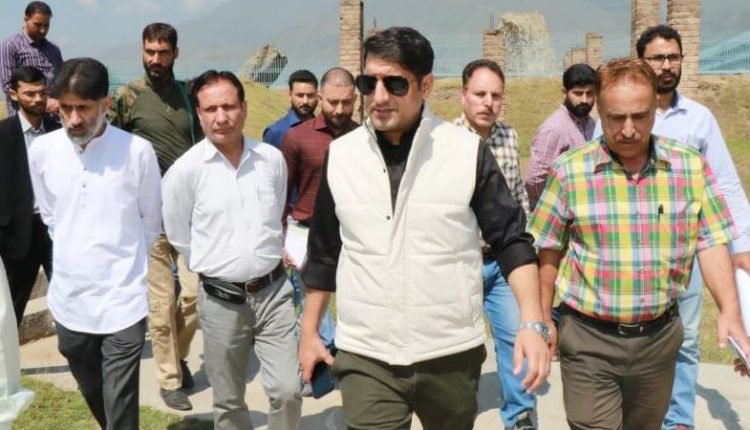 DC Srinagar visits Archaeological sites at Burzahom, Harwan and Shankaracharya Temple