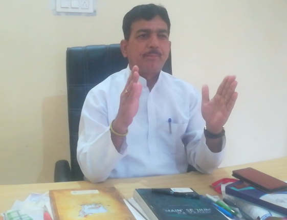 Former minister Yashpal Kundal demanded transfer of all reserved category employees to Jammu.