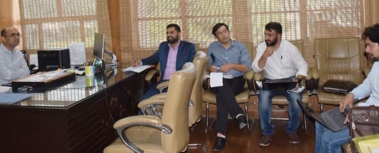 Secretary reviews functioning of health sector in Kashmir division
