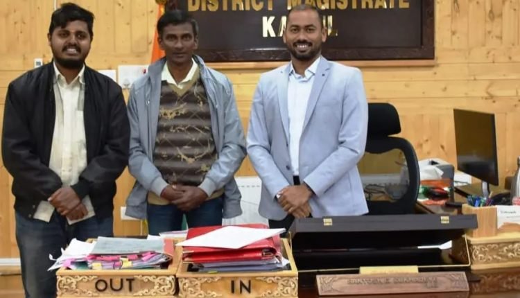 DC Santosh launches GoI’s student entrepreneurship broacher