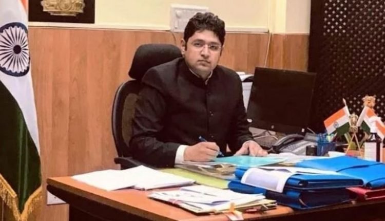 B2V4: Dr Raghav Langer Tours Frontier Area Uri, Inspects Developmental Works