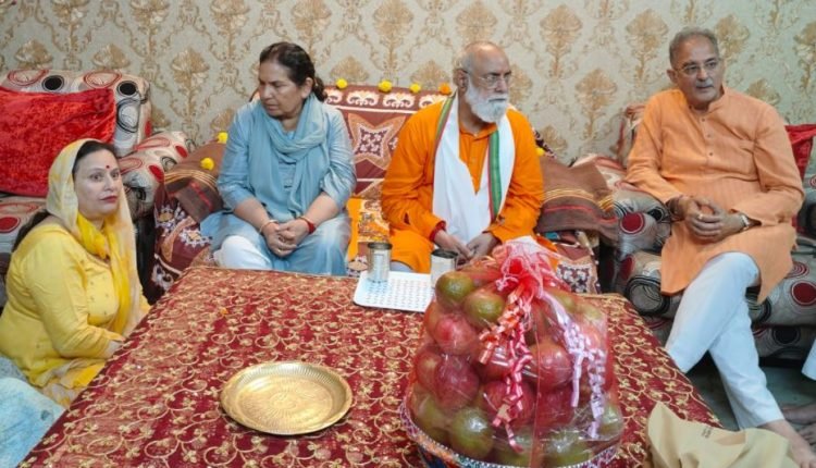 Follow teachings of Saints to make country prosperous: Kavinder