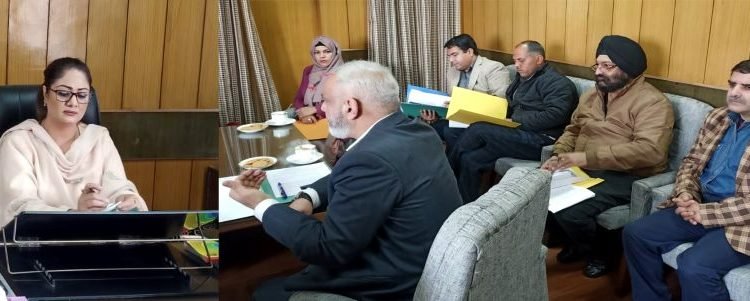 VC KVIB reviews Scheme of Fund for Registration of Traditional Industries