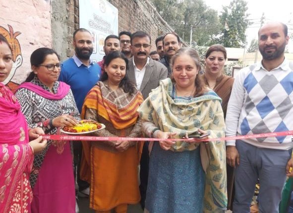 Sheetal Nanda inaugurated Bal Vidyalaya Model AWC in Panchyat Palli, Samba