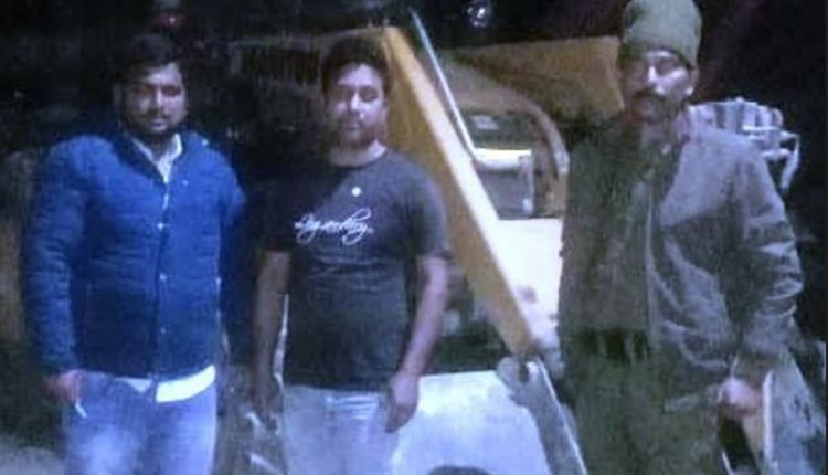 Mining Department seizes Excavator involved in illegal excavation in Sahar Khad