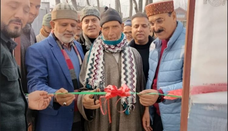 Director Agriculture Kashmir inaugurates 3  Semi Hi-tech Polyhouses