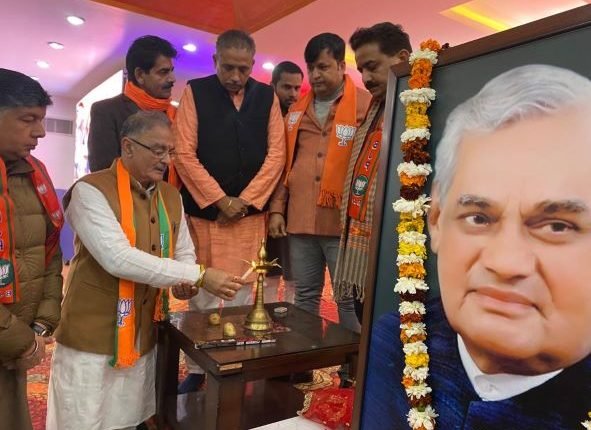 Vow to fulfill dreams of visionary leader Atal Bihari Vajpayee on Sushashan Diwas: Kavinder asks BJP cadre