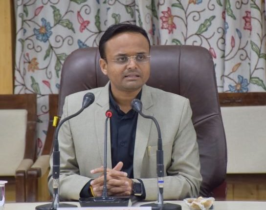 1955 Km road length cleared in Kupwara in a single day