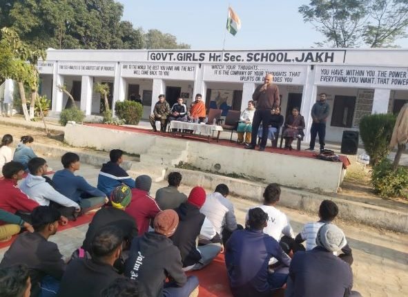 War hero Second Lt Khetarpal’s brother interacts with DYTE trainees of Samba