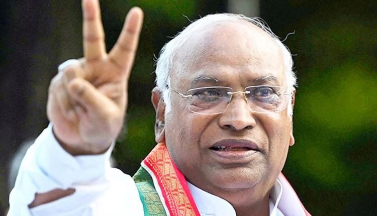 Congress Chief Kharge: J&K Youth Set to Show Modi the Exit on October 1 Amid Unemployment Crisis