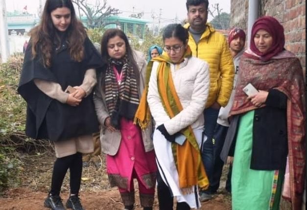 DC Jammu  Avny Lavasa inspects RDD works in Chowadi