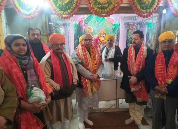 Mayor and Dy. Mayor Join Special Pooja/Arti in Shri Lakshmi Narayan Mandir