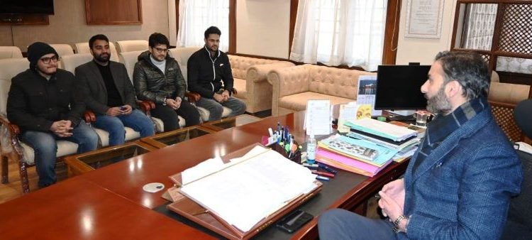 DC Anantnag felicitates JKCCS qualifiers
