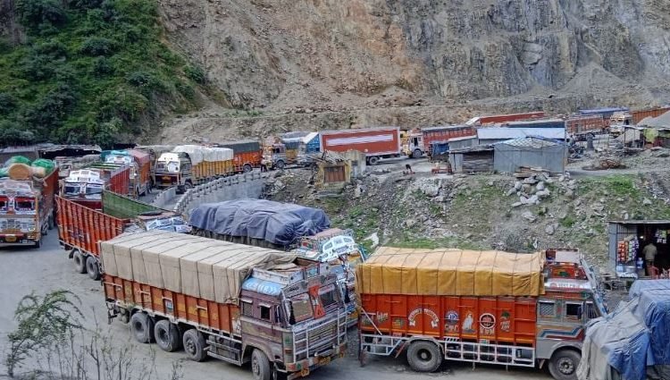 Due to a landslide at Ramban, the Jammu-Srinagar National Highway is closed.
