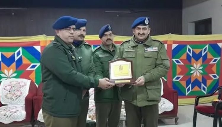 Traffic Police City Jammu bids warm farewell to outgoing SSP Traffic on his transfer