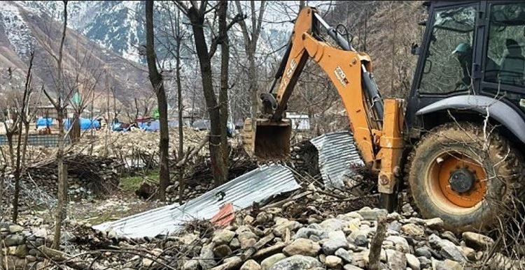 Ramban administration retrieves 737 Kanal state land, demolishes illegal structures  