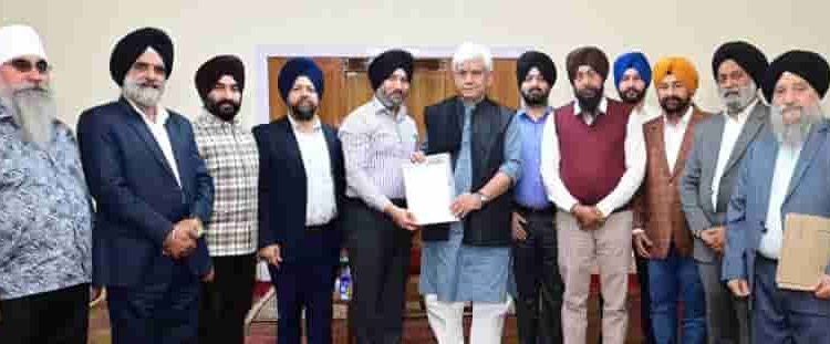 Delegation of All J&K Sikh Coordination Committee calls on Lt Governor  