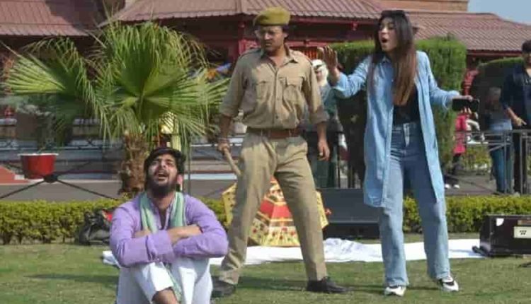 Majestic Amar Mahal witnesses Balwant Thakur’s popular Dogri play ‘Gatt’ 