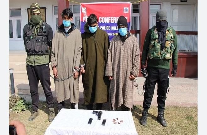 J&K: Three Hizb-ul-Mujahideen terrorists arrested, arms and ammunition recovered