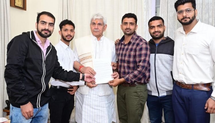 Former Minister, former MLA, President JKNPF, JKSSB Aspirants call on Lt Governor