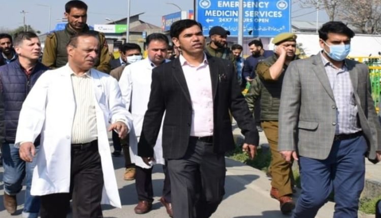 G20 Summit: Div Com Kashmir visits SKIMS Soura, Kashmir Nursing Home