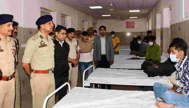 ADGP Mukesh Singh inspects drug de-addiction centre in Rajouri