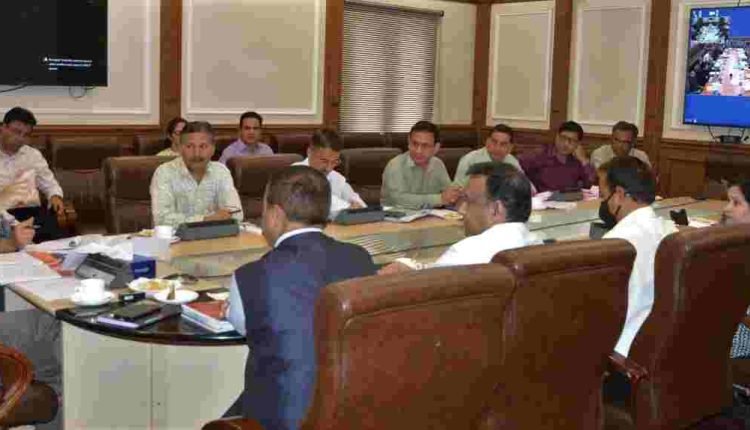 Dulloo reviews allocation of funds, projects to  allied wings of APD under HADP