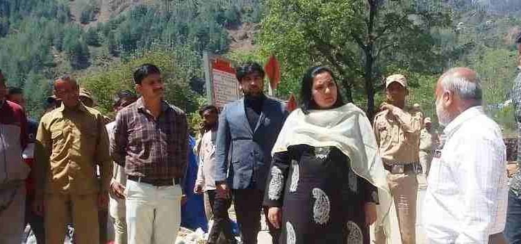 DC Udhampur conducts extensive tour of Latti, inspects ongoing developmental works