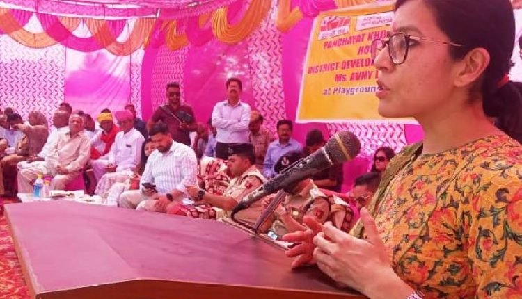 Deputy Commissioner Avny Lavasa Takes First-Hand Account of Public Grievances in Bishnah