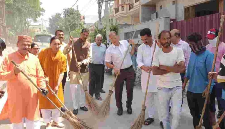 All-round development, people’s welfare among top priority of Modi Govt: Kavinder