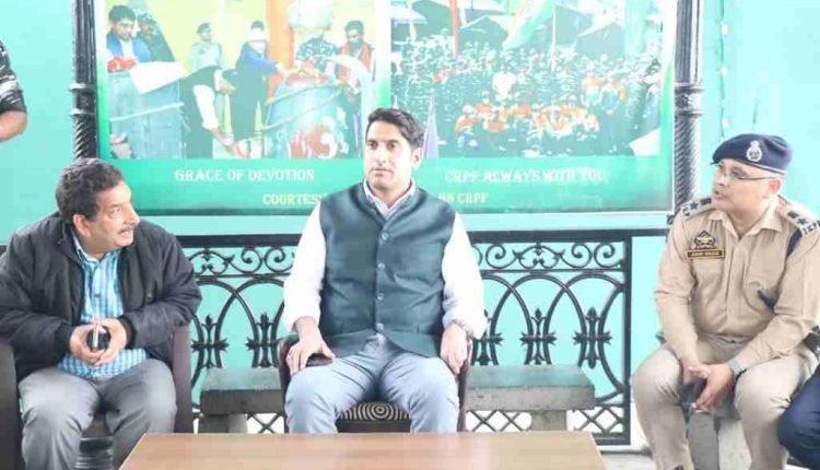 DC Srinagar visits ShankarAcharya Temple; finalises arrangements for ShankarAcharya Jayanti on 25th April