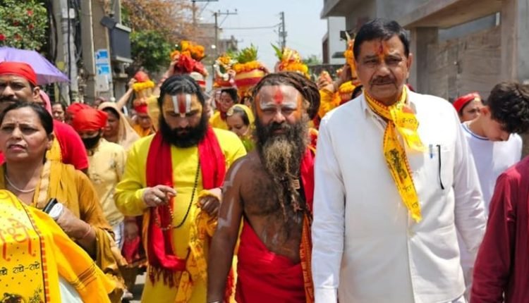 Shrimad Bhagwat Katha begins with Kalash Yatra