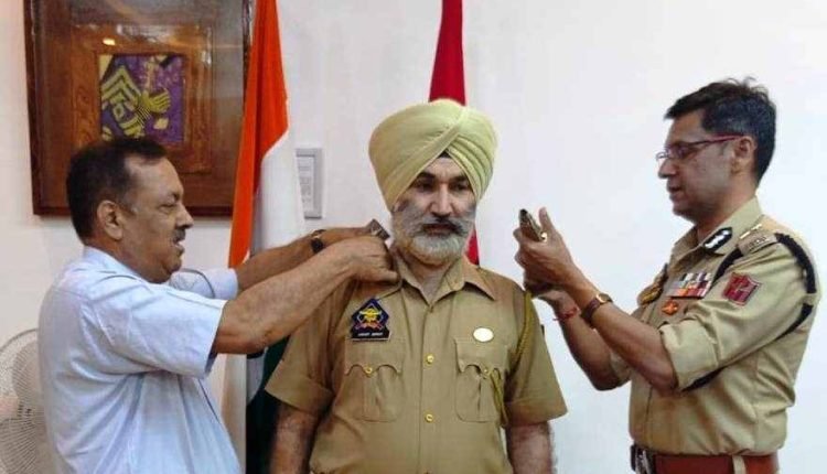 ADGP Jammu decorates promoted Inspector